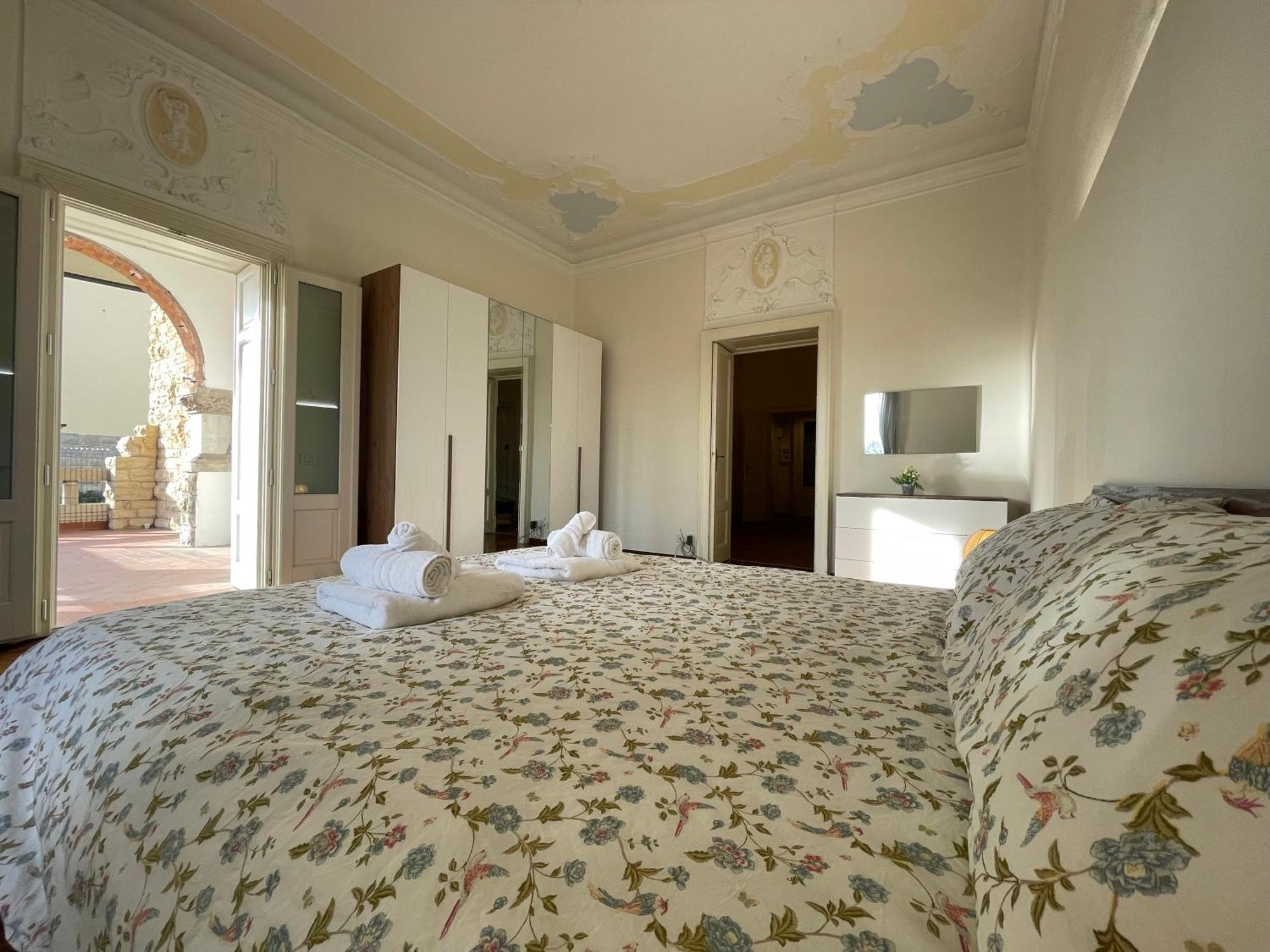 Bg Central Royal Suite Con Parcheggio - Vista Citta Alta Bérgamo Exterior foto