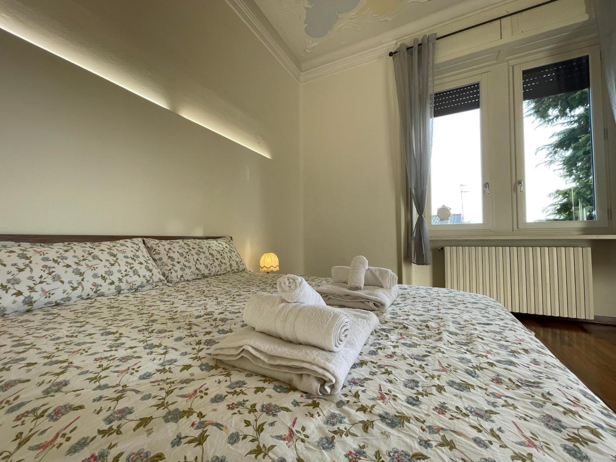 Bg Central Royal Suite Con Parcheggio - Vista Citta Alta Bérgamo Exterior foto